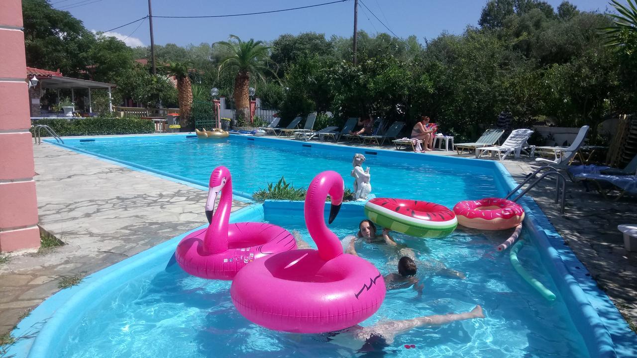 Flamingo Apartments Moraitika Corfu 外观 照片