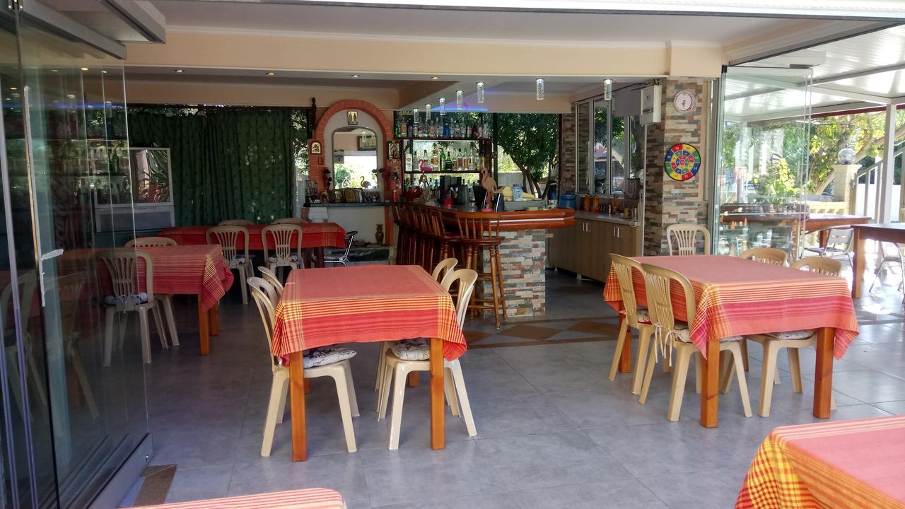 Flamingo Apartments Moraitika Corfu 外观 照片