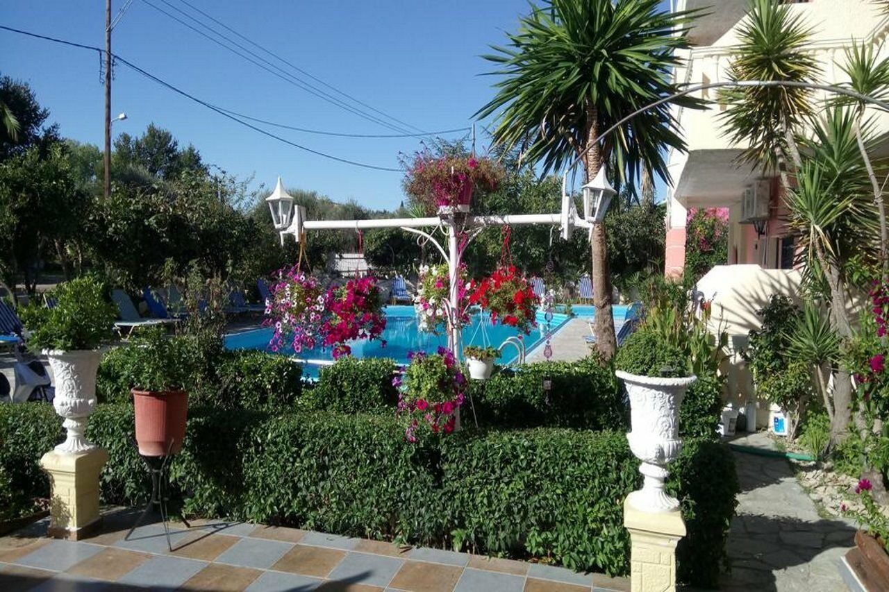 Flamingo Apartments Moraitika Corfu 外观 照片